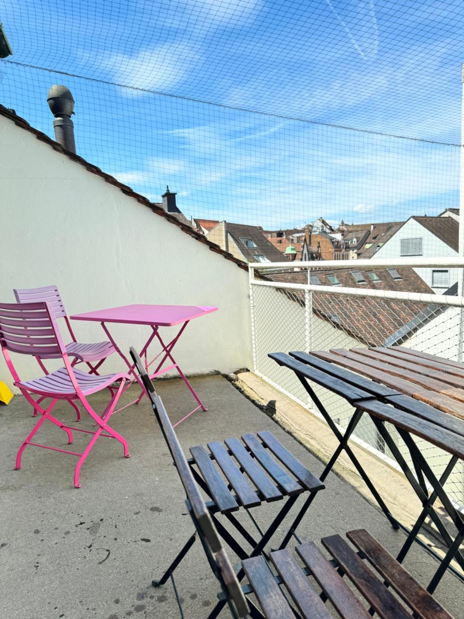 City Center Rooftop Balcony-Studio At Town Hall Базел Екстериор снимка